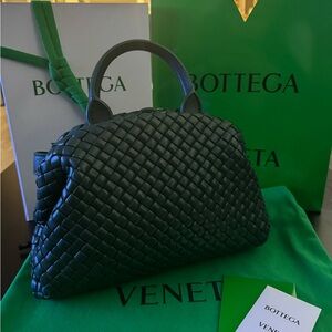 100% Authentic - BOTTEGA VENETA TOP HANDLE